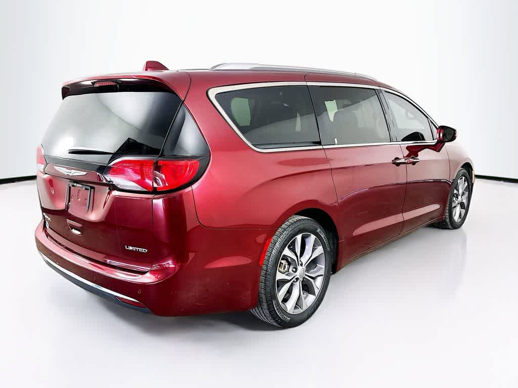 Thumbnail: 2019 Chrysler Pacifica - 25