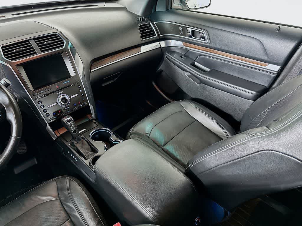 Thumbnail: 2016 Ford Explorer - 11