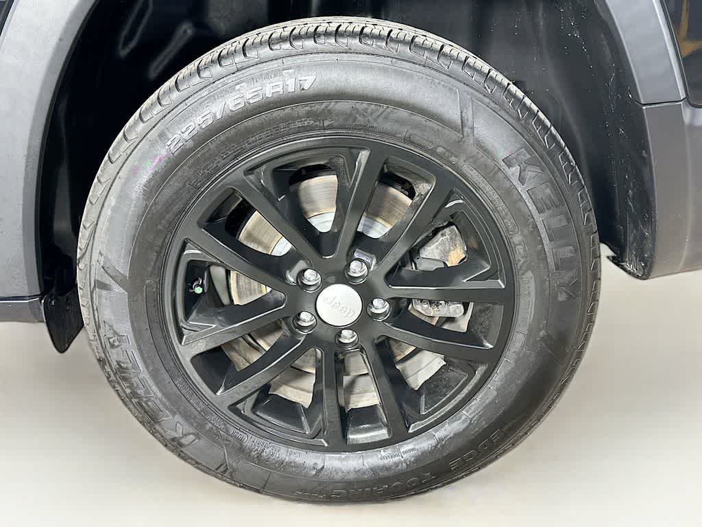 Thumbnail: 2022 Jeep Cherokee - 8