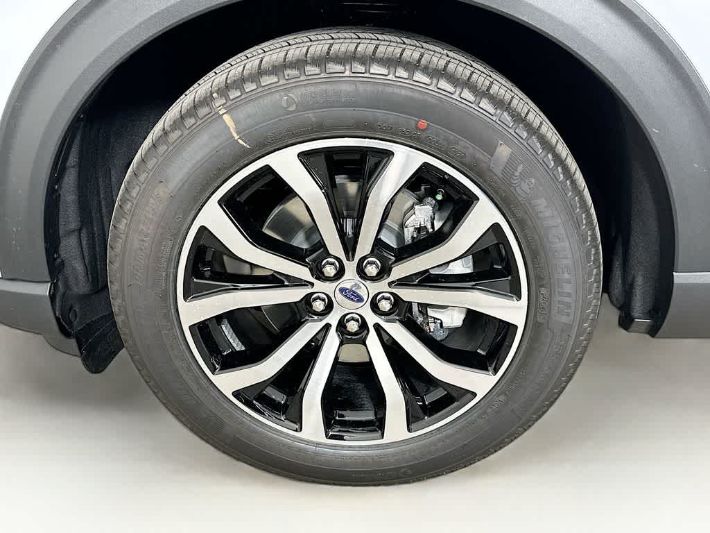 Thumbnail: 2026 Ford Explorer - 8