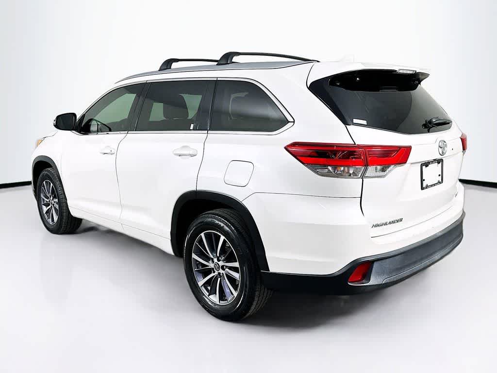 Thumbnail: 2017 Toyota Highlander - 4