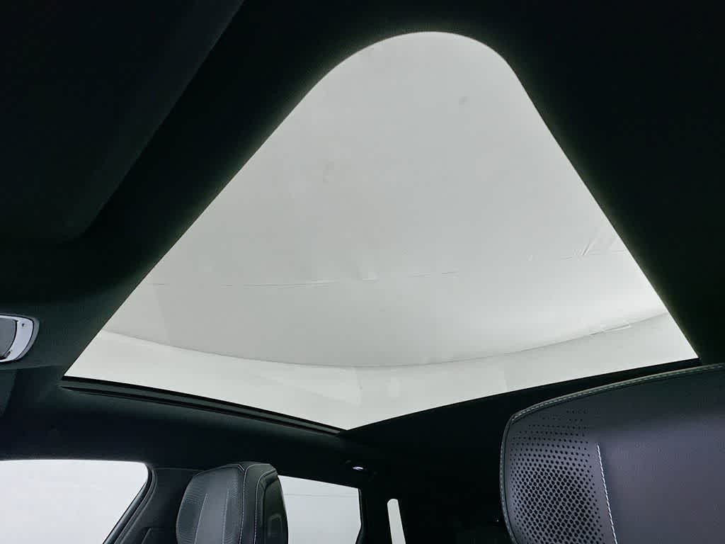 Thumbnail: 2024 Cadillac Lyriq - 30