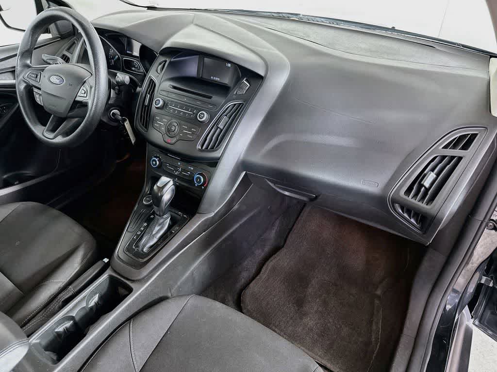 Thumbnail: 2015 Ford Focus - 31
