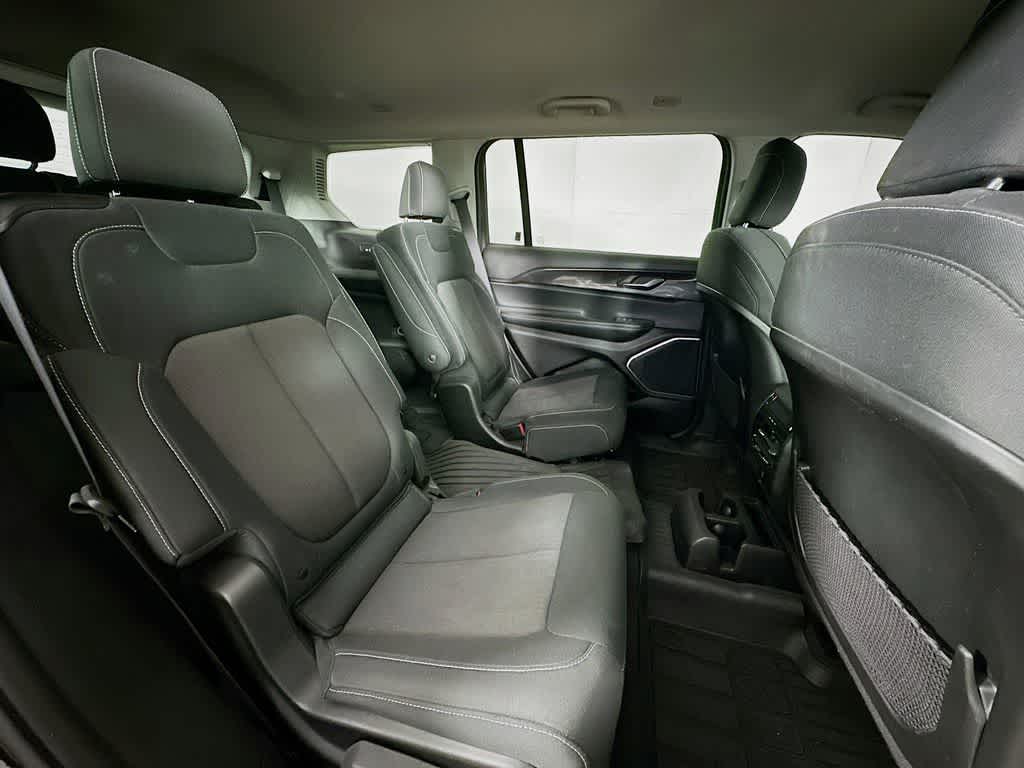 Thumbnail: 2022 Jeep Grand Cherokee L - 31