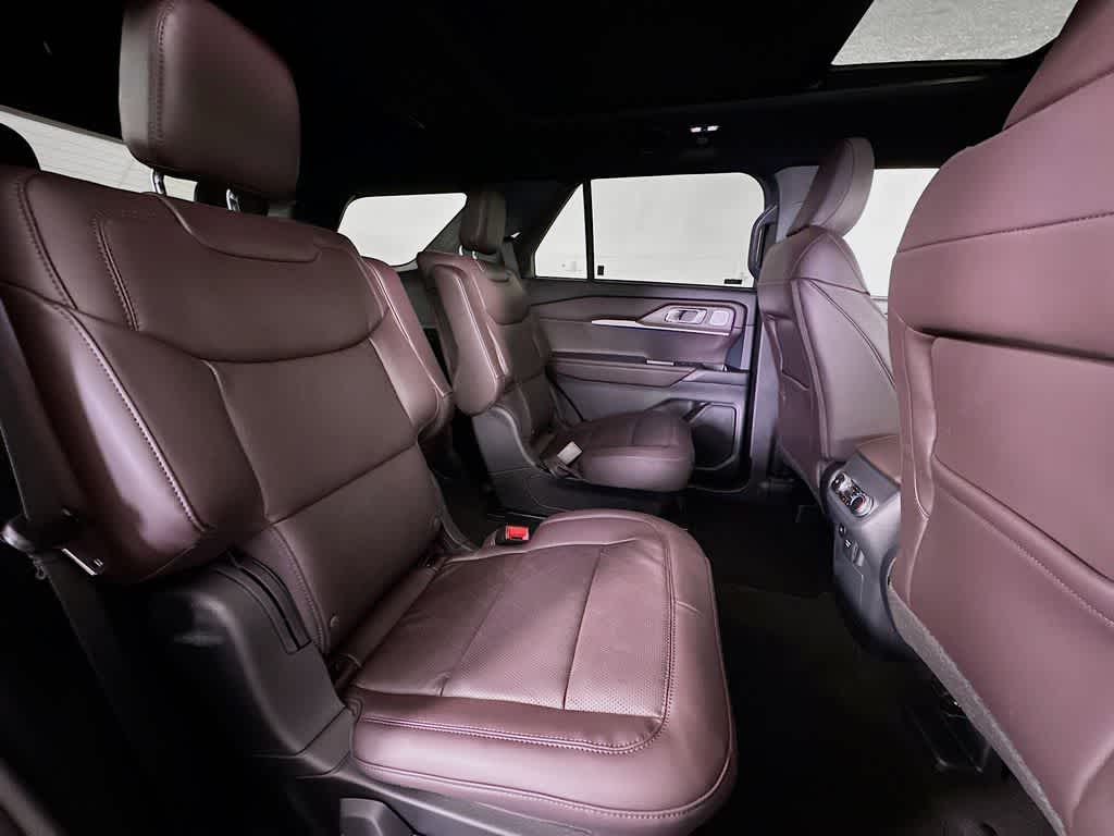 Thumbnail: 2025 Ford Explorer - 34