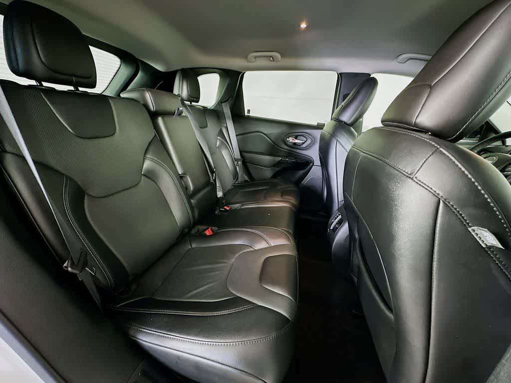 Thumbnail: 2023 Jeep Cherokee - 32