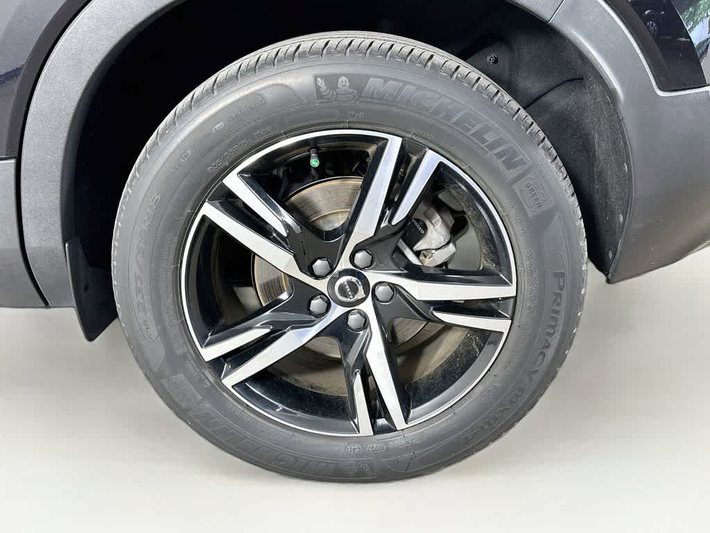 Thumbnail: 2023 Volvo XC40 - 8