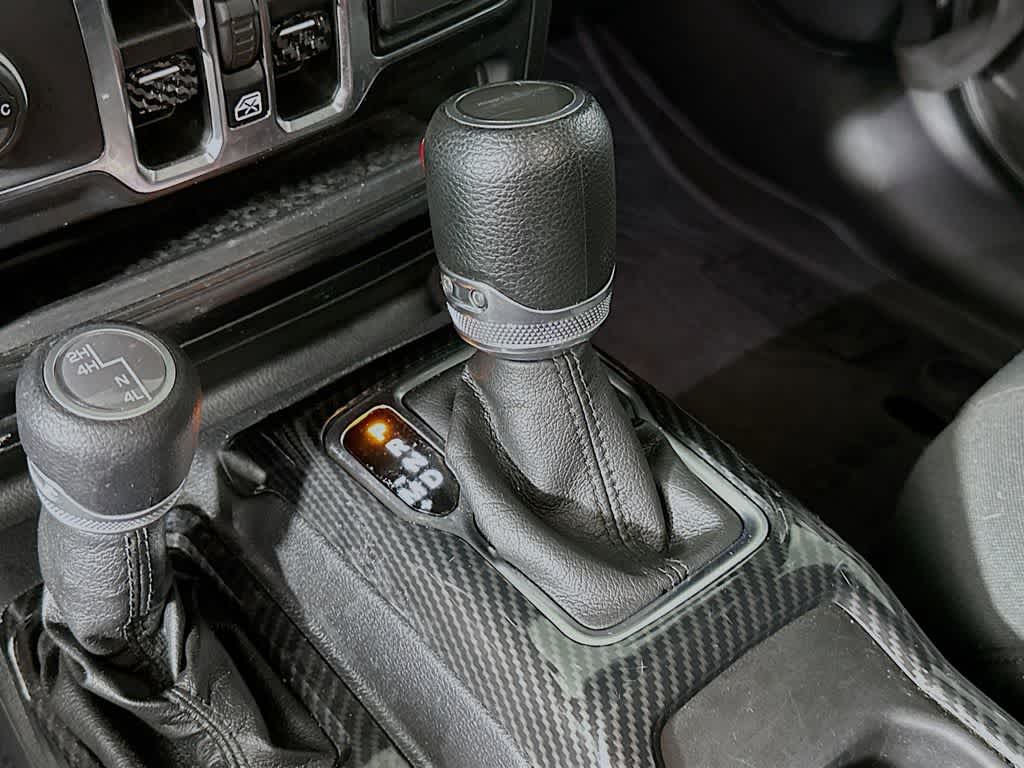Thumbnail: 2021 Jeep Gladiator - 18