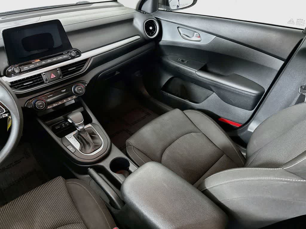 Thumbnail: 2019 Kia Forte - 11