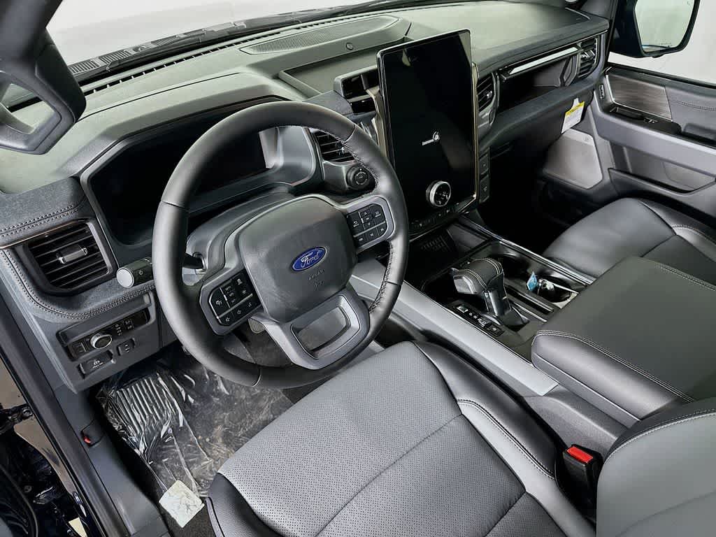 2025 Ford F-150 Lightning Lariat 2