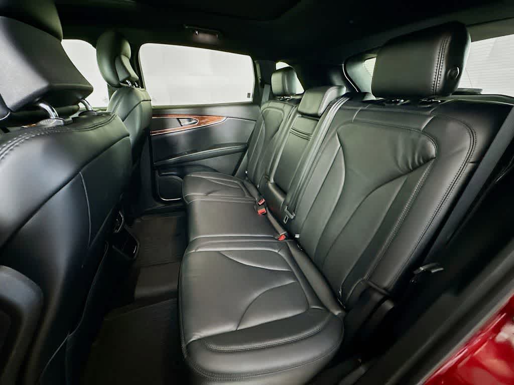 Thumbnail: 2019 Lincoln Nautilus - 14