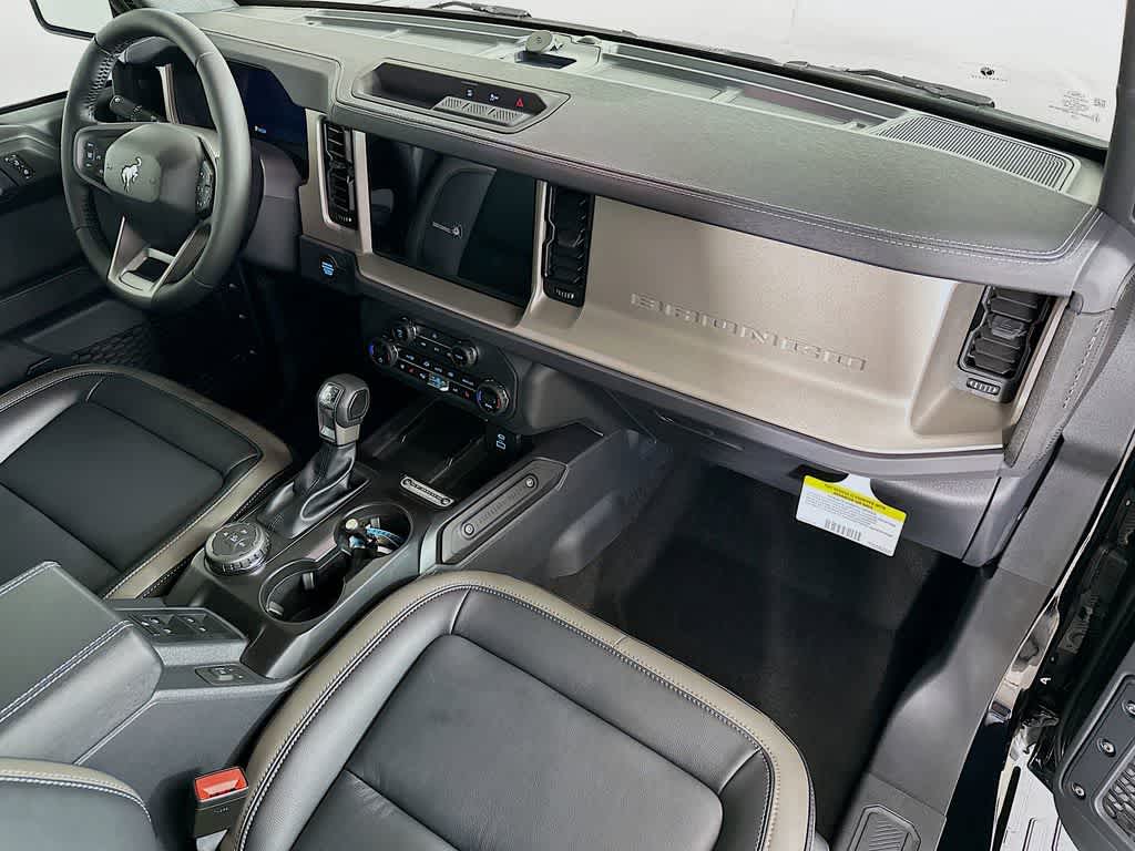 2025 Ford Bronco Outer Banks 31