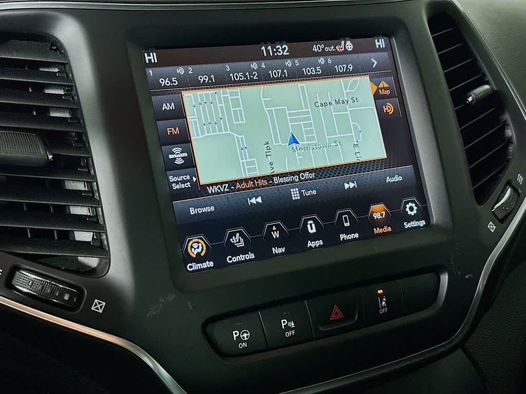 Thumbnail: 2023 Jeep Cherokee - 17