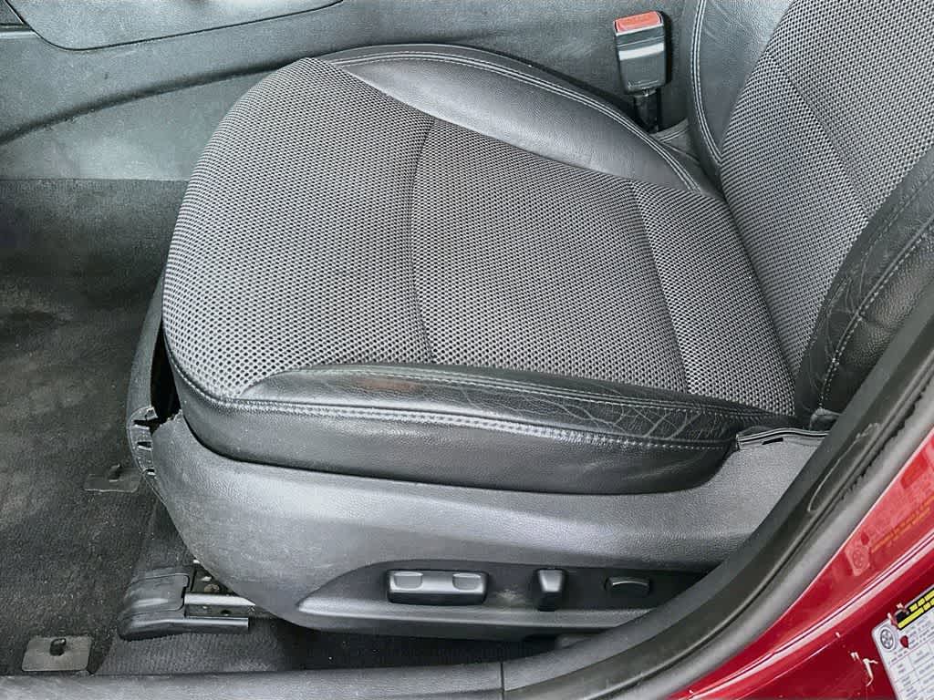 Thumbnail: 2011 Hyundai Sonata - 28