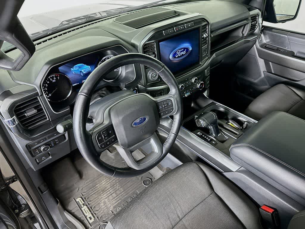 2022 Ford F-150 XLT 2