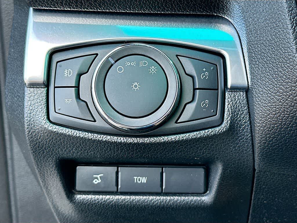 2016 Ford Explorer Sport 27