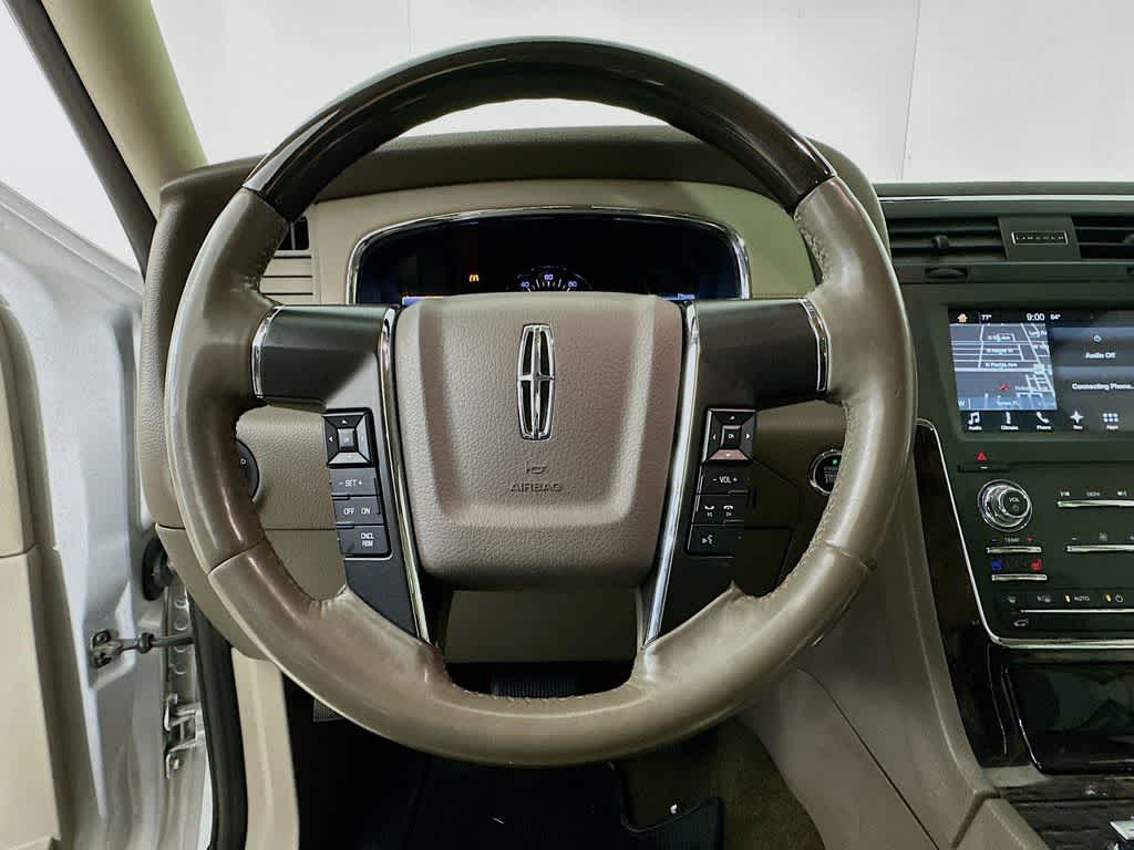 Thumbnail: 2016 Lincoln Navigator - 15