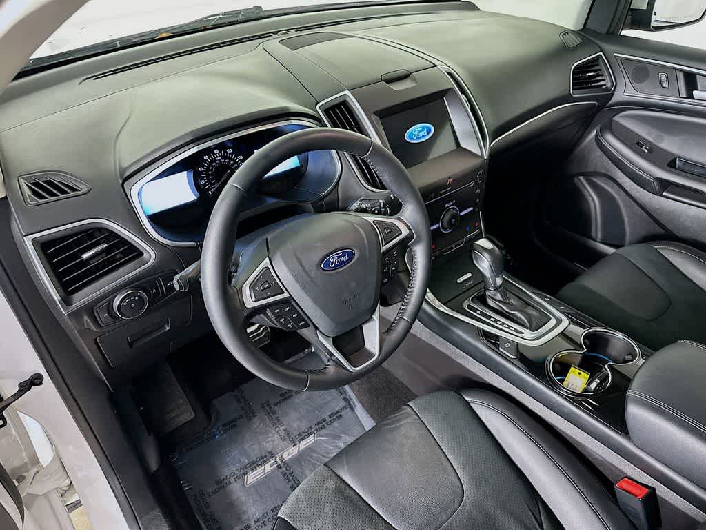 Thumbnail: 2016 Ford Edge - 2