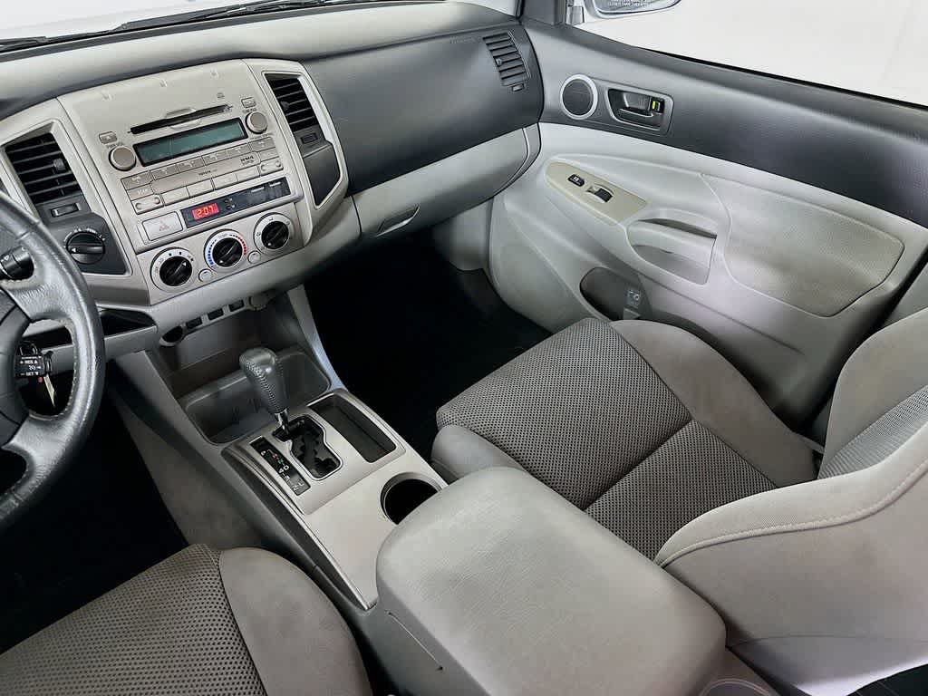 Thumbnail: 2011 Toyota Tacoma - 11