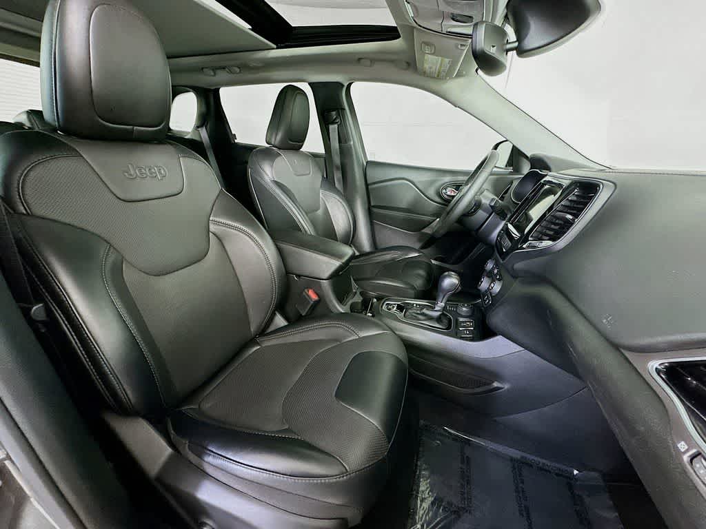 Thumbnail: 2022 Jeep Cherokee - 15