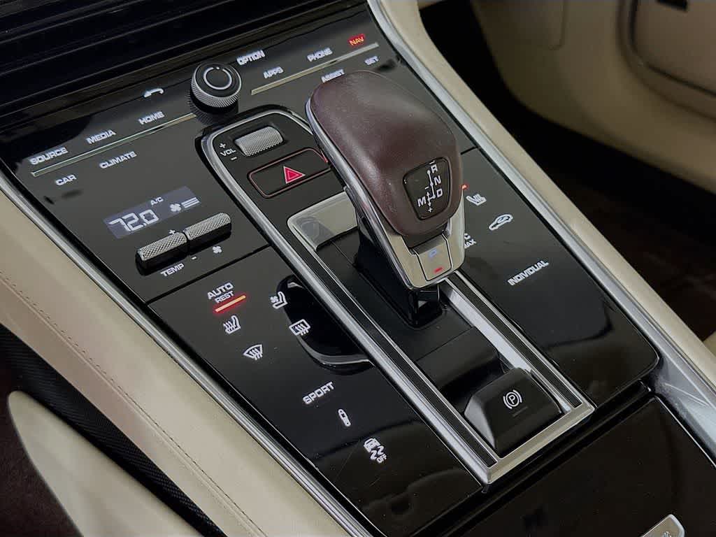 Thumbnail: 2020 Porsche Panamera - 18