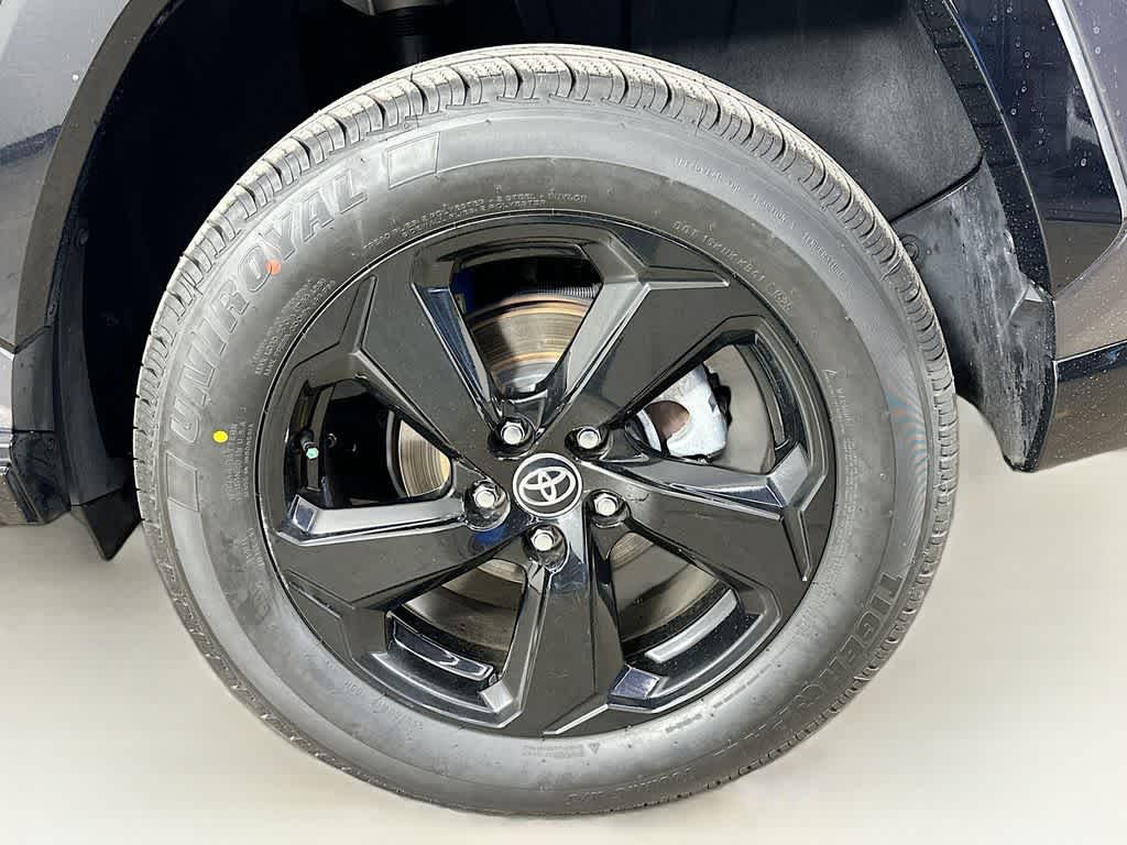 Thumbnail: 2020 Toyota RAV4 - 8