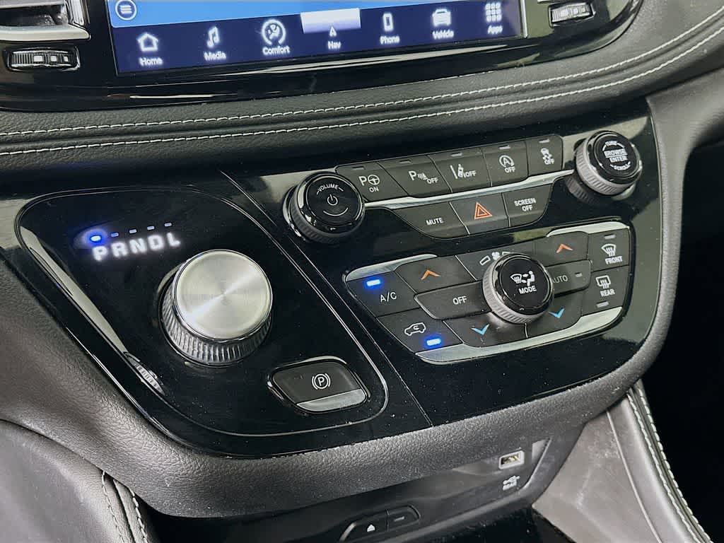 Thumbnail: 2022 Chrysler Pacifica - 18