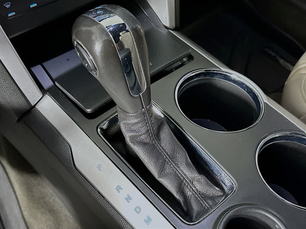 Thumbnail: 2011 Ford Explorer - 19