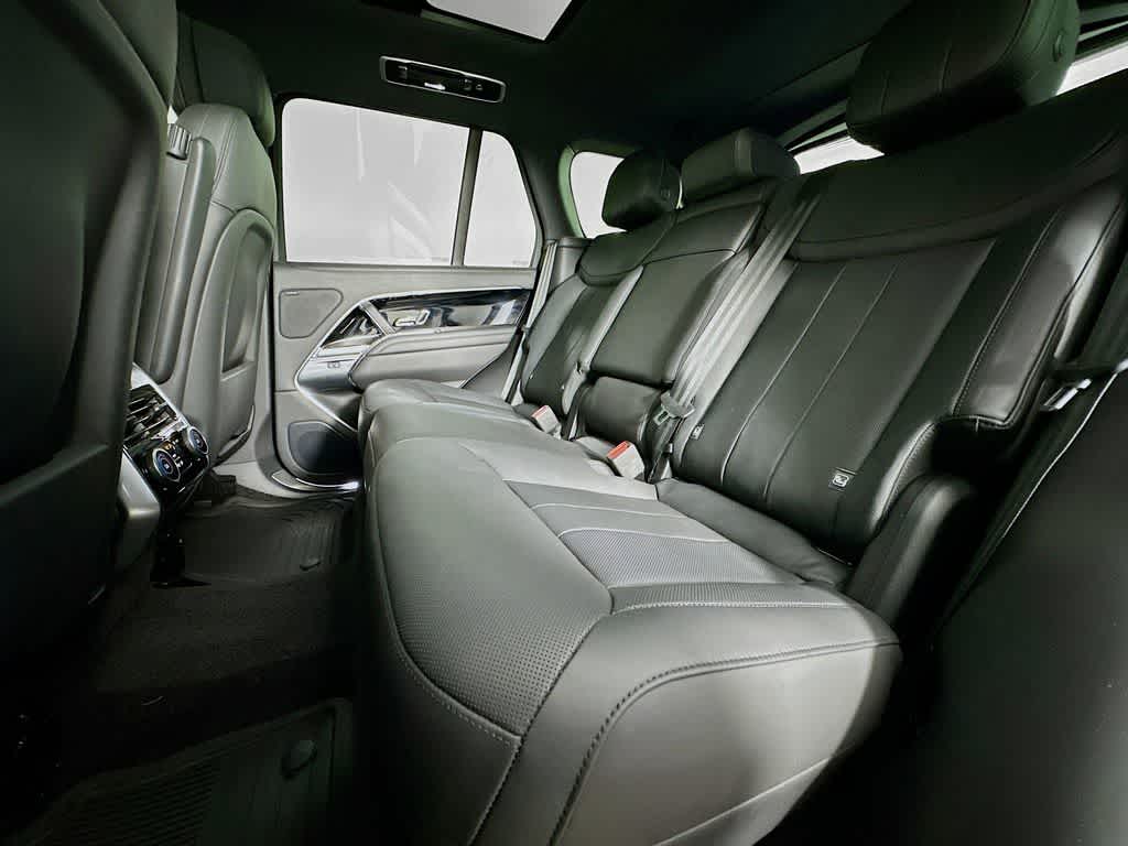 Thumbnail: 2023 Land Rover Range Rover - 14