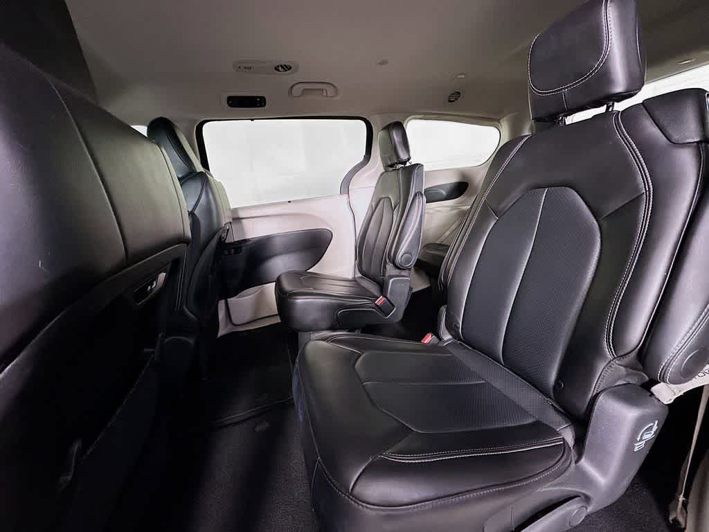 Thumbnail: 2024 Chrysler Pacifica - 14