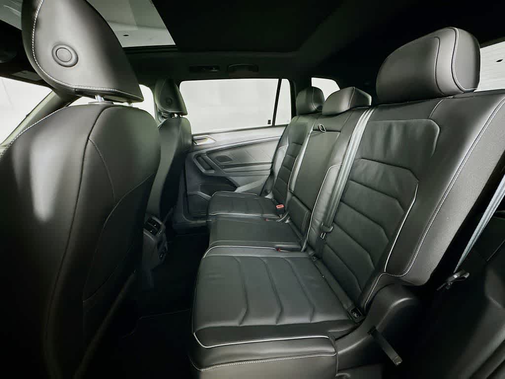 Thumbnail: 2021 Volkswagen Tiguan - 14