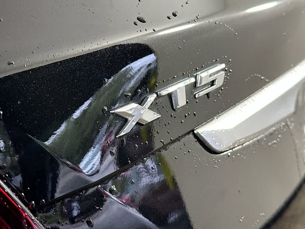 Thumbnail: 2023 Cadillac XT5 - 7