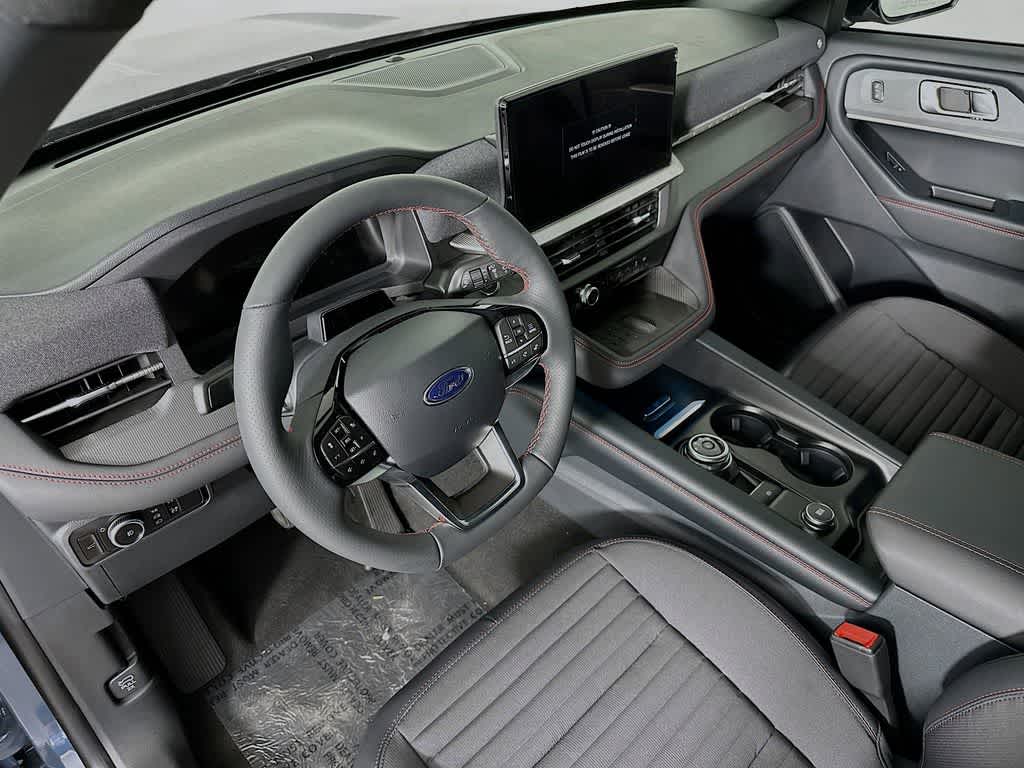 2025 Ford Explorer ST-Line 2
