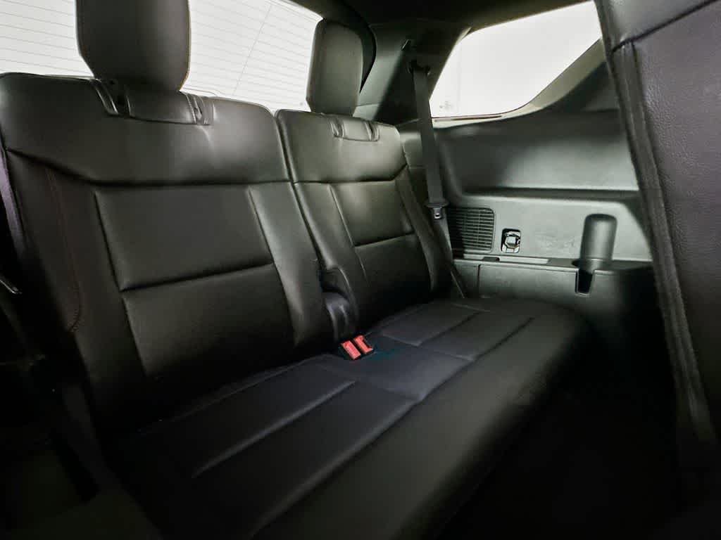 2022 Ford Explorer ST-Line 34