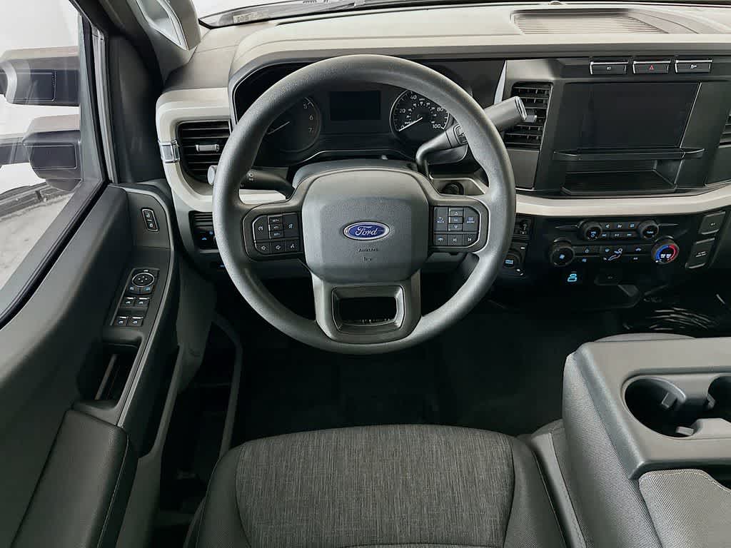 Thumbnail: 2023 Ford Econoline - 10