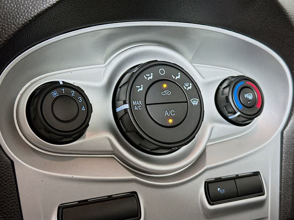 Thumbnail: 2016 Ford Fiesta - 17