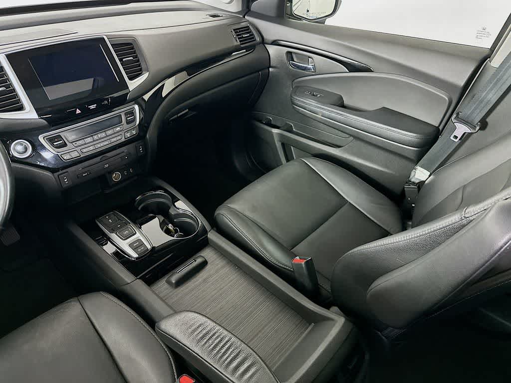 Thumbnail: 2016 Honda Pilot - 11