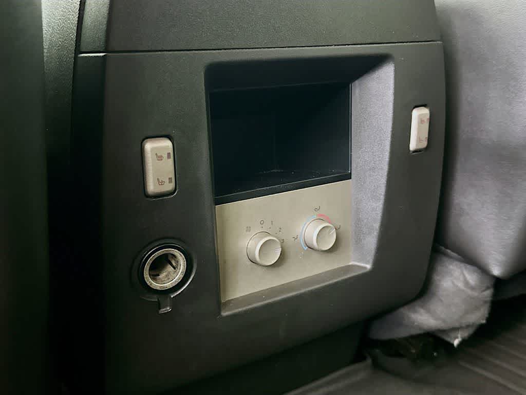 2010 Lincoln Navigator  13