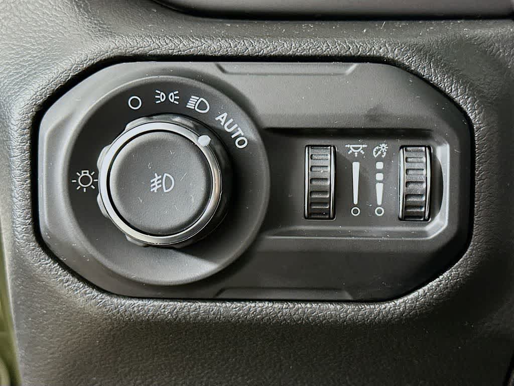 Thumbnail: 2021 Jeep Wrangler - 27