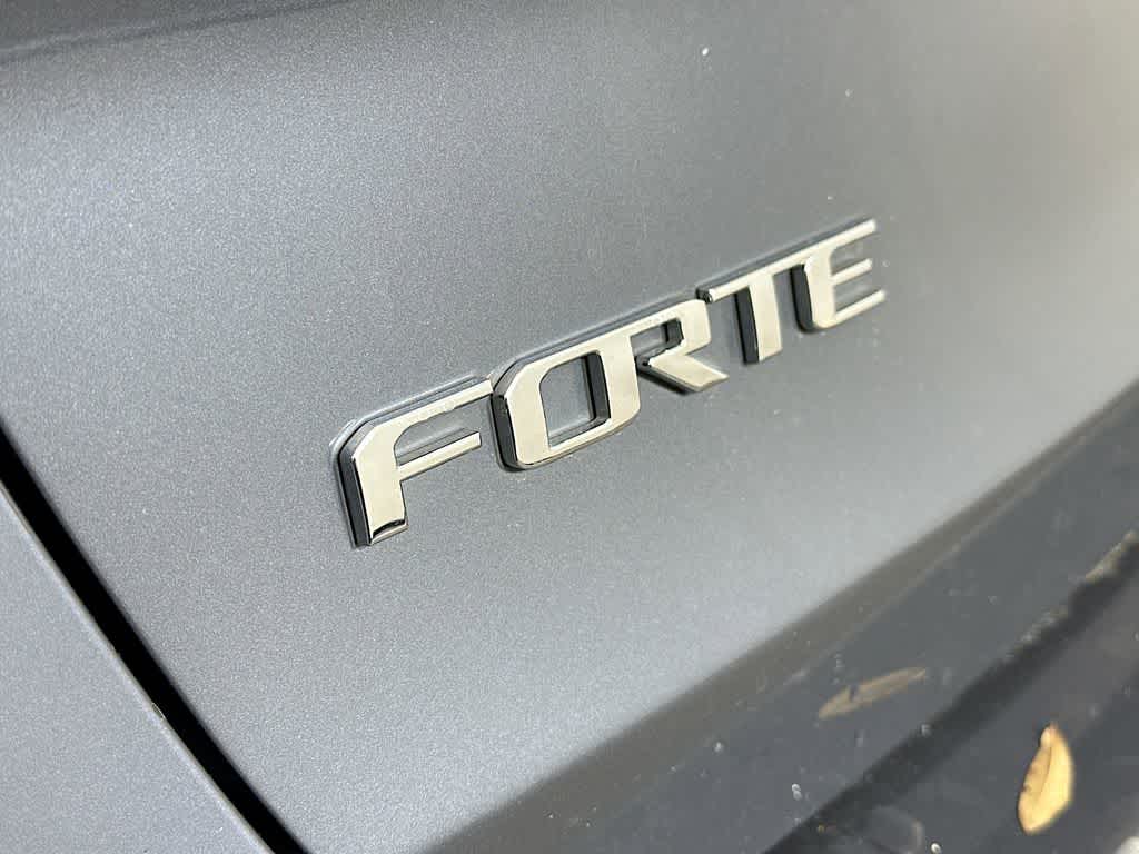 Thumbnail: 2016 Kia Forte - 7