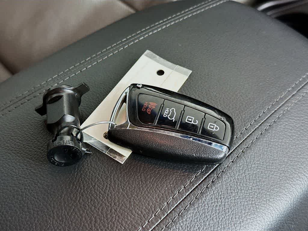 Thumbnail: 2018 Hyundai Santa Fe - 21