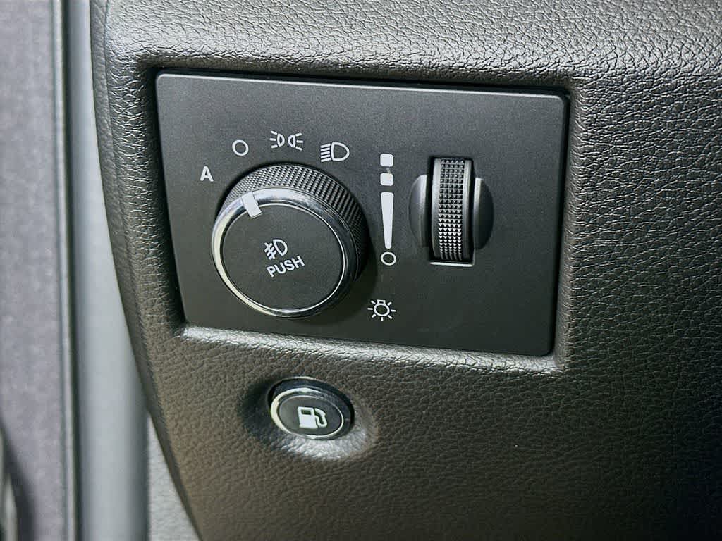 Thumbnail: 2021 Jeep Grand Cherokee - 27