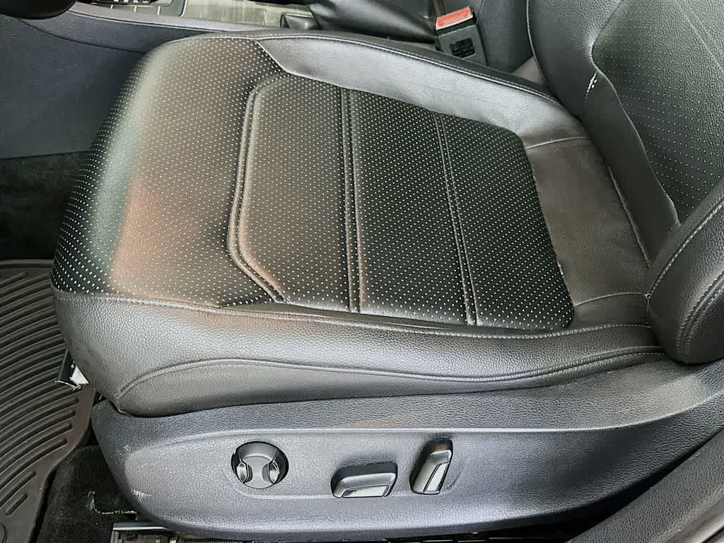 Thumbnail: 2016 Volkswagen Passat - 30