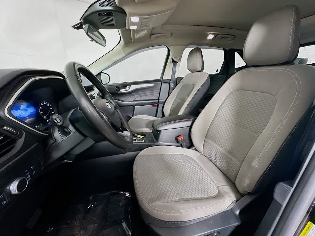 Thumbnail: 2021 Ford Escape - 11