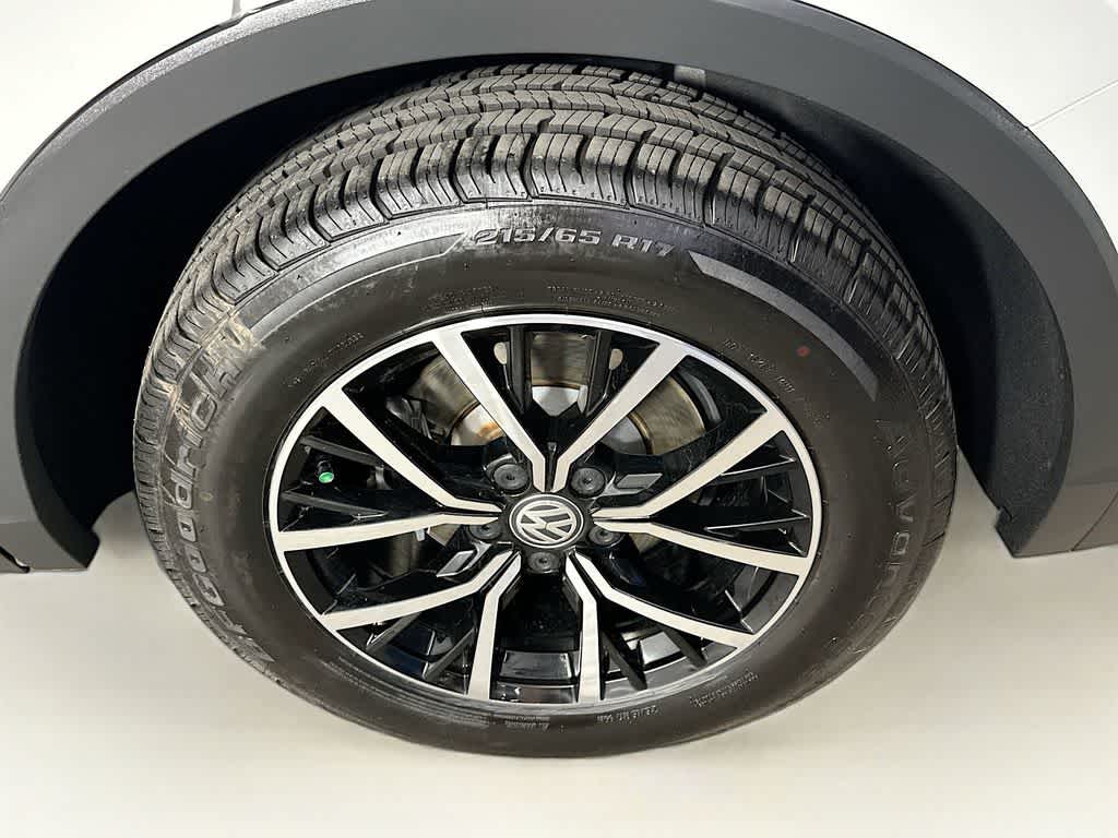 Thumbnail: 2021 Volkswagen Tiguan - 8