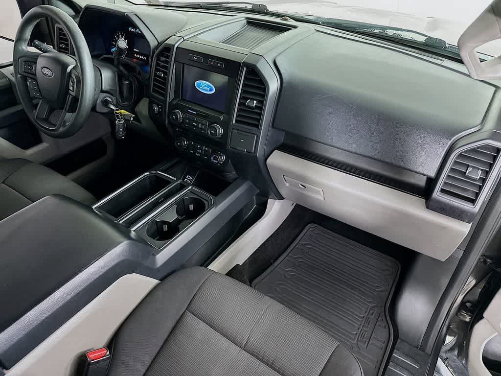 Thumbnail: 2017 Ford F-150 - 32