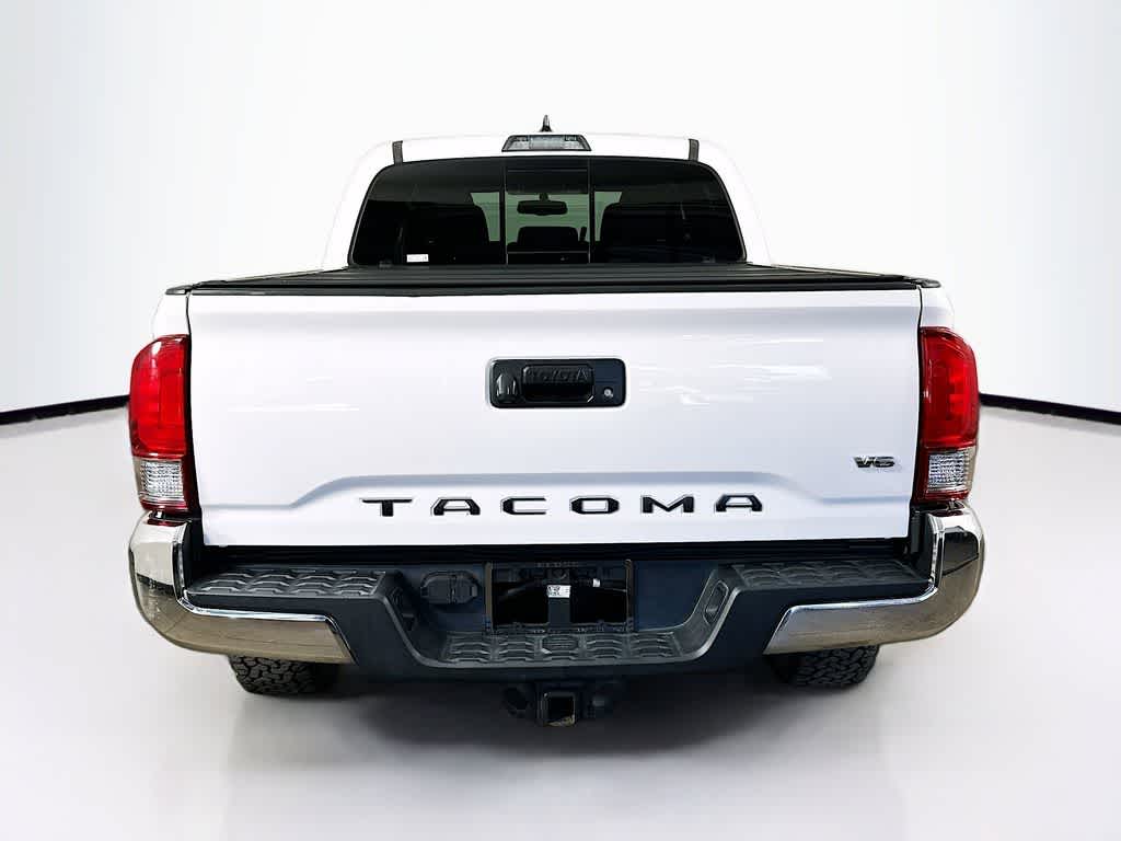 Thumbnail: 2017 Toyota Tacoma - 4