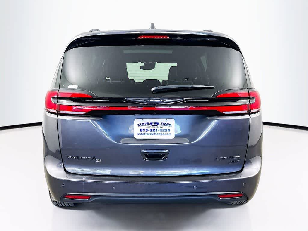 Thumbnail: 2022 Chrysler Pacifica - 5