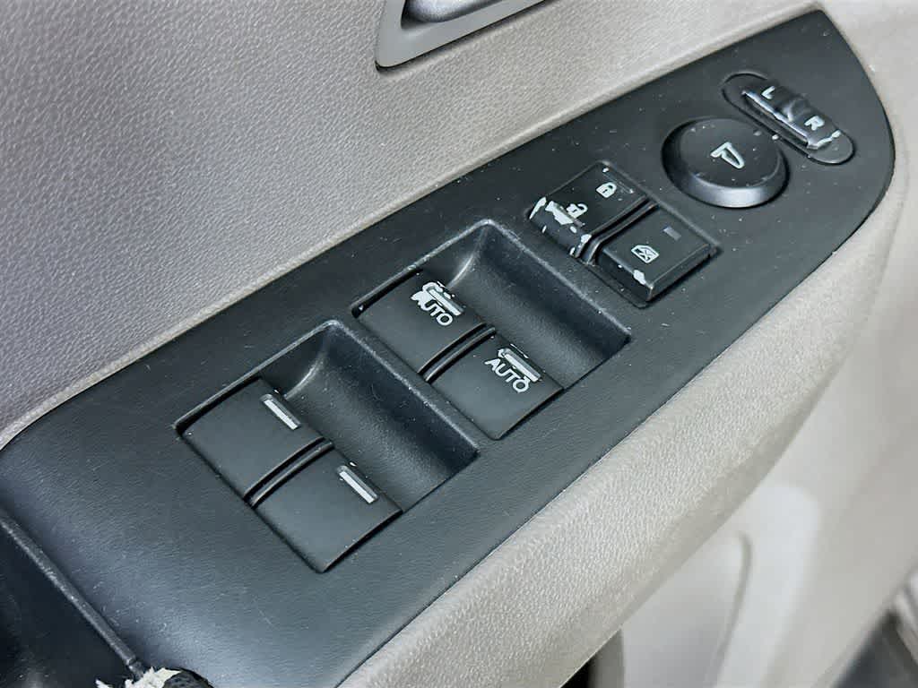 Thumbnail: 2013 Honda Odyssey - 30