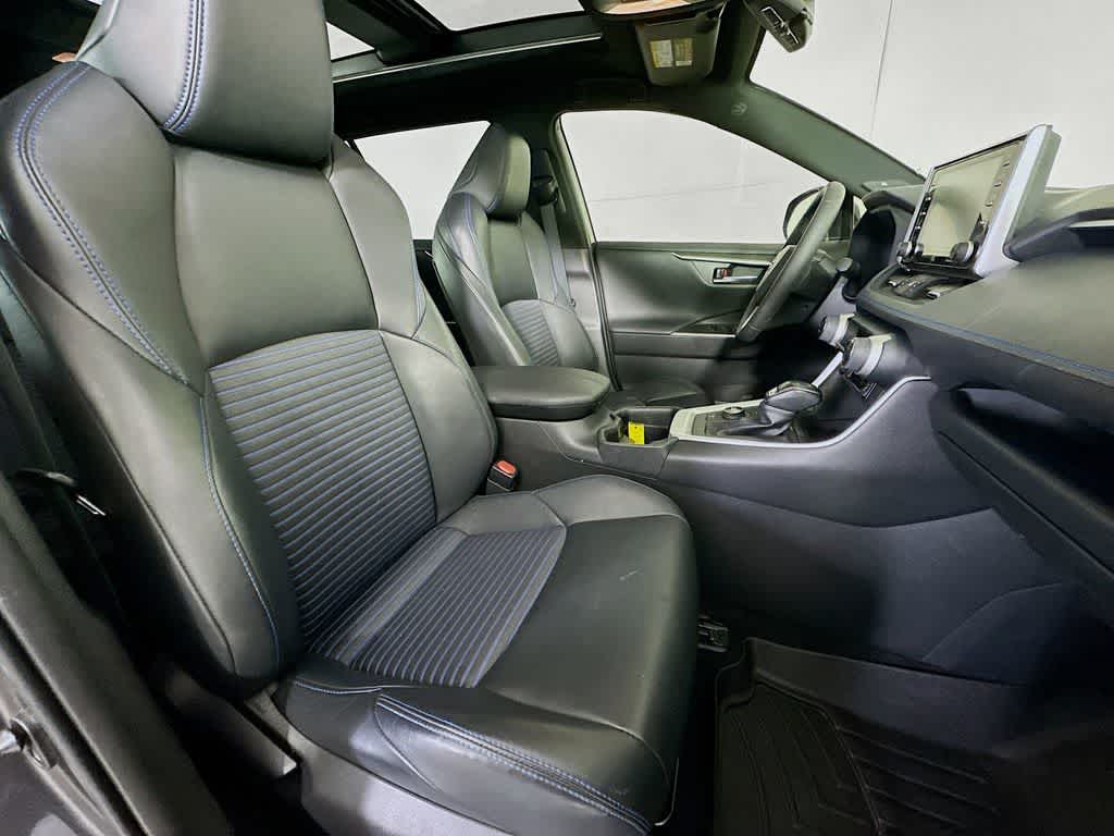 Thumbnail: 2020 Toyota RAV4 - 15